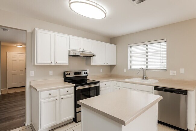 Building Photo - 15729 W Smokey Dr