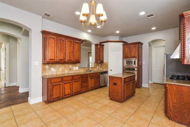 Building Photo - 9750 Candlewood Dr