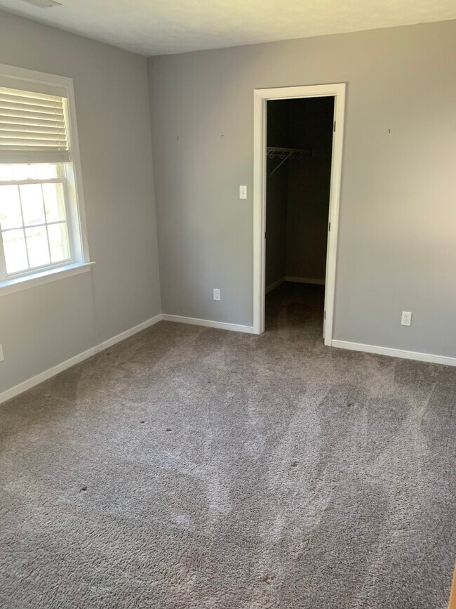 Second Bedroom w/ Walk in - 7895 Trumpetvine Ln