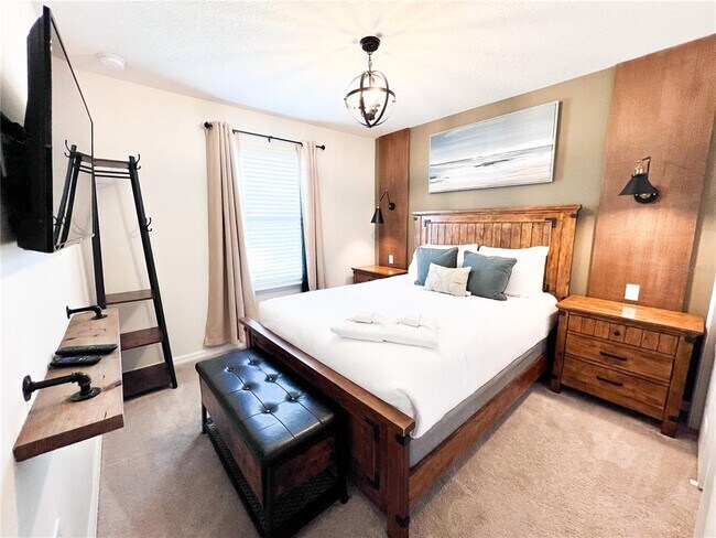 Building Photo - 2442 Dubai St