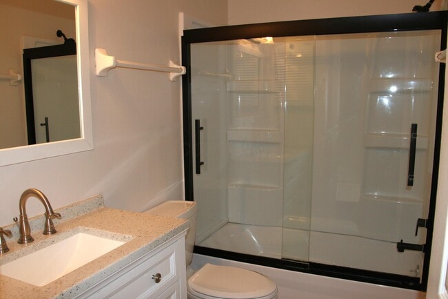 Building Photo - 4885 Stoneybrook Blvd