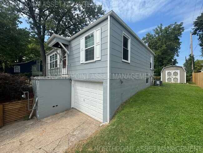 Building Photo - Cozy 2-Bed, 1-Bath with Central Air, Heat ...