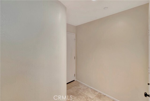 Building Photo - 1702 Crescent Oak