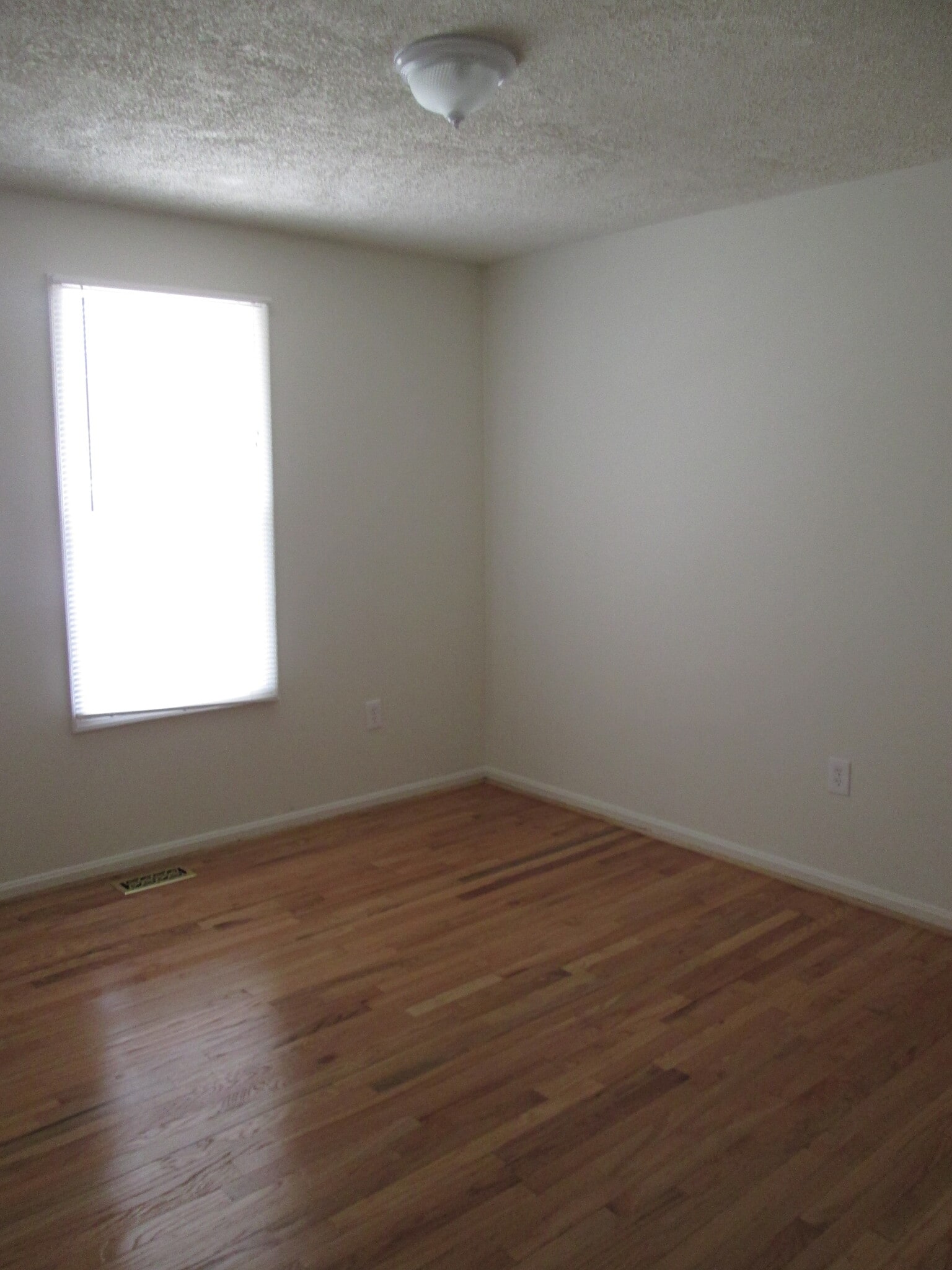 Building Photo - 5283 Ilchester Rd