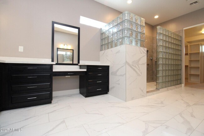 Building Photo - 4501 E Timberline Ct