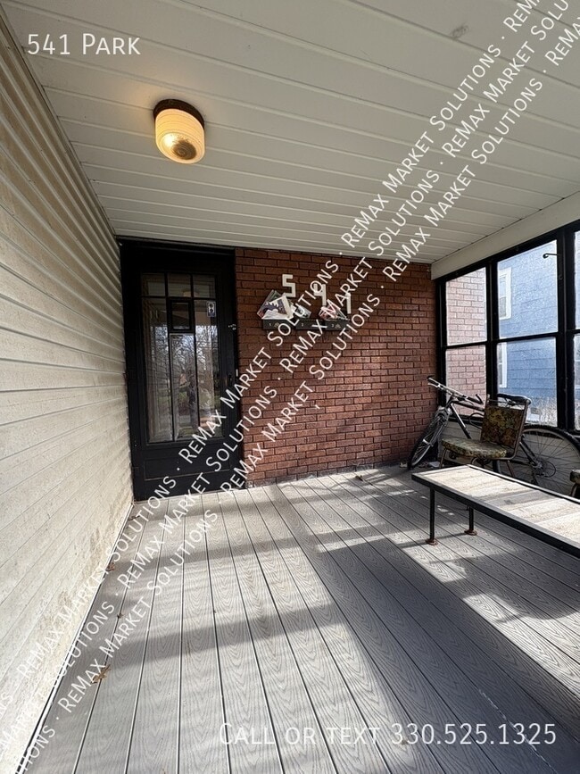 Building Photo - 541 Park-