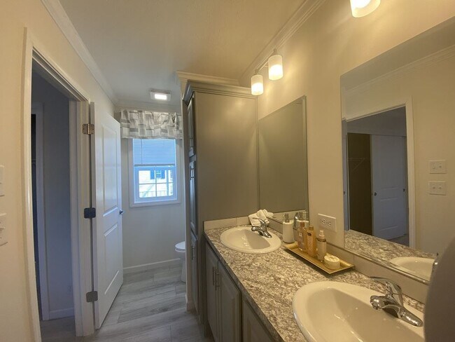 Building Photo - 49 Woodchuck Pkwy