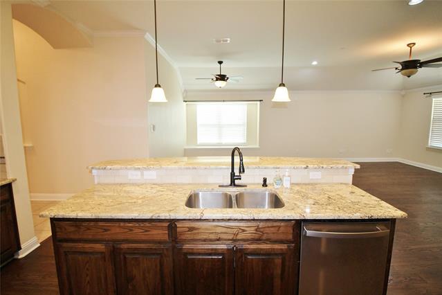 Building Photo - 1713 Fair Oaks Ln