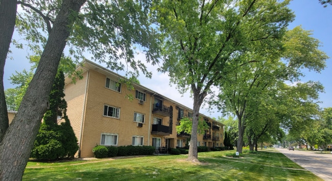 1130 S Lorraine Rd - 1130 S Lorraine Rd Wheaton IL 60189 | Apartment Finder