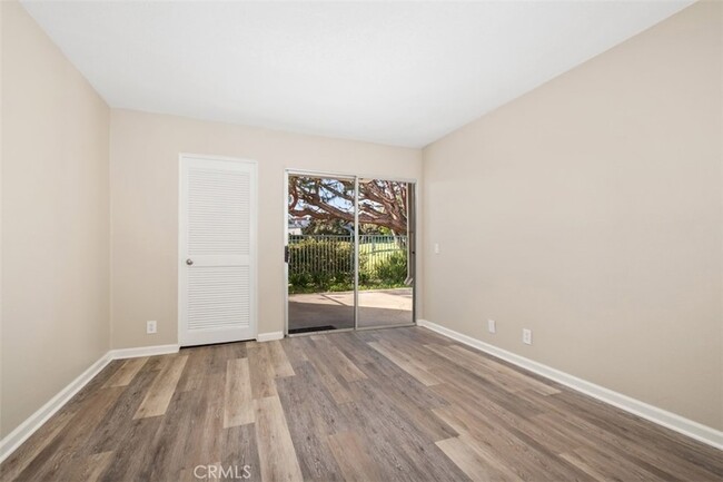 Building Photo - 707 Calle Los Olivos