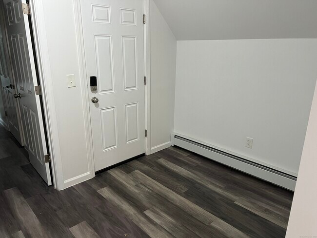 Building Photo - 4 Magnolia St