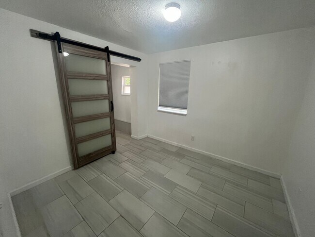 Building Photo - 43 Alamanda Dr