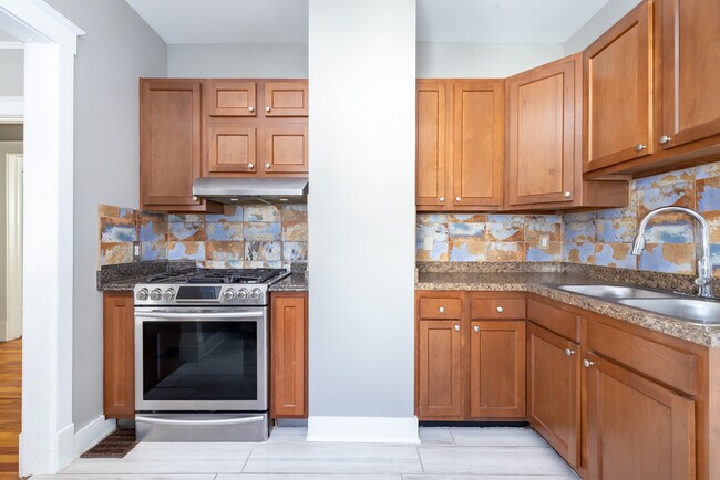 Building Photo - 1220 Manitau Ave