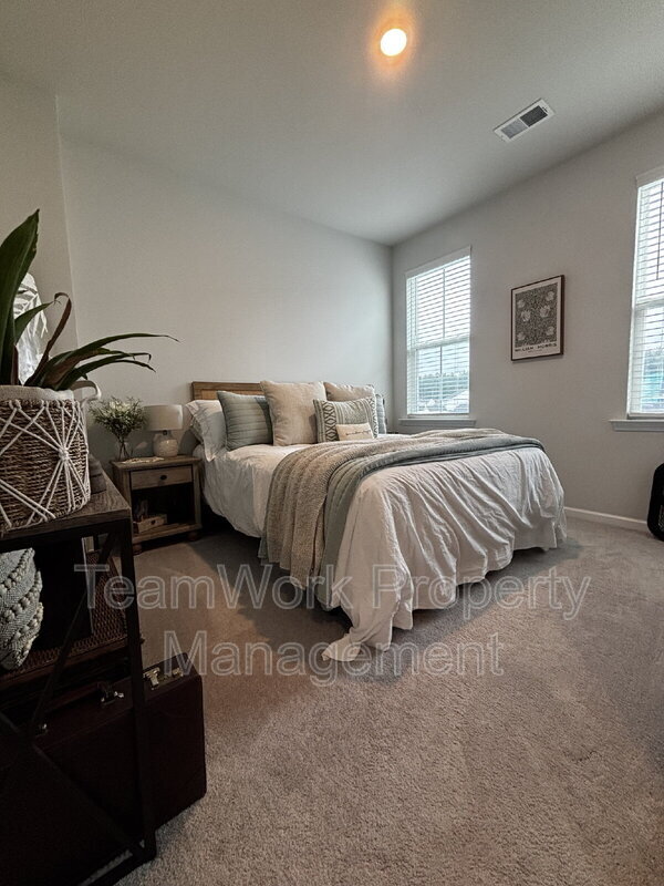 Building Photo - 214 Narrowleaf Ave