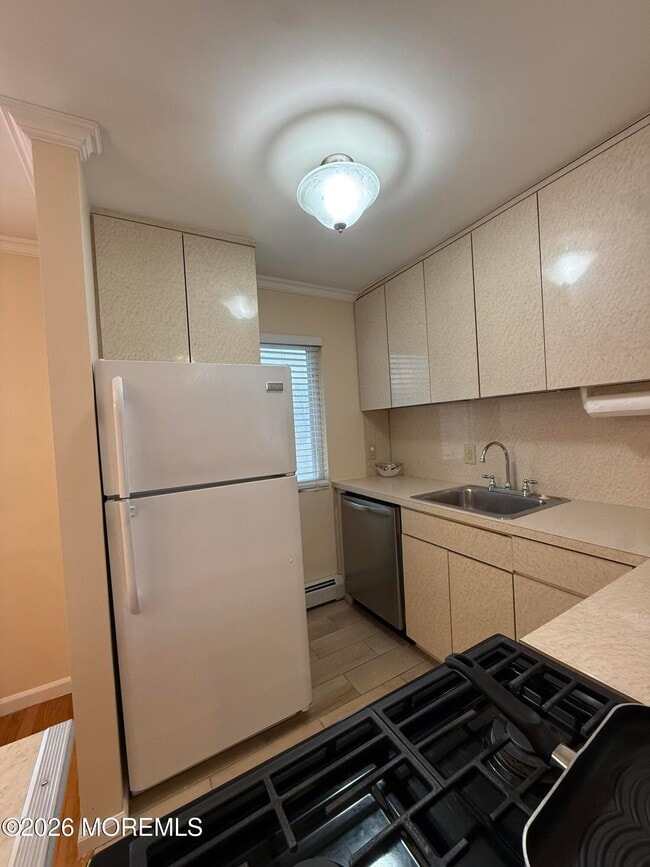 Building Photo - 35 Sternberger Ave