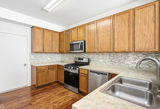 Building Photo - 487 W Hamlin Ln