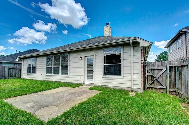 Building Photo - 3915 Lauderwood Ln