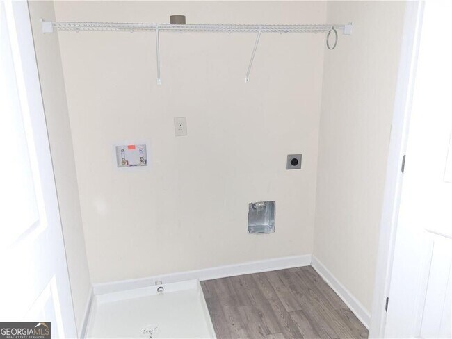 Building Photo - 573 Arrowhead Dr