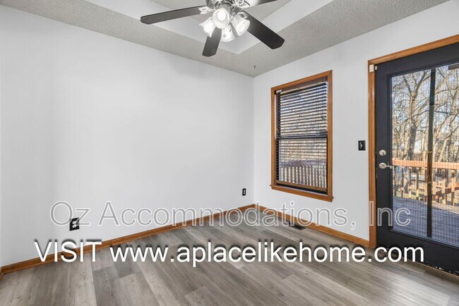 Building Photo - 313 S Darrowby Dr