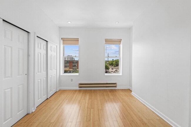Building Photo - 88 Brunswick St