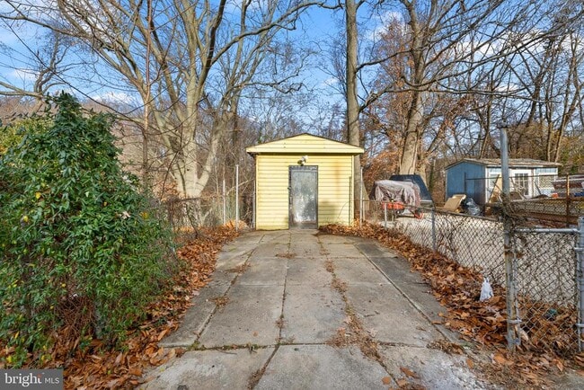 Building Photo - 1451 West End Dr