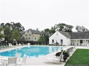Building Photo - August 2026/2027 Loyola off-campus  2bd/2ba Homeland Southway Condo w/ CAC & more! - Available 8/9