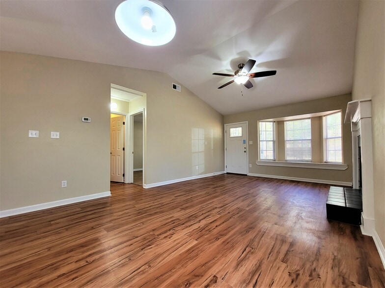 Building Photo - 3413 Bear Creek Rd