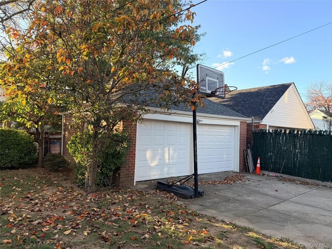 Building Photo - 76-12 175th St