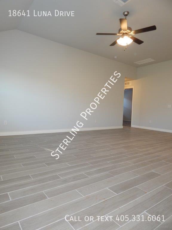 Building Photo - 18641 Luna Dr