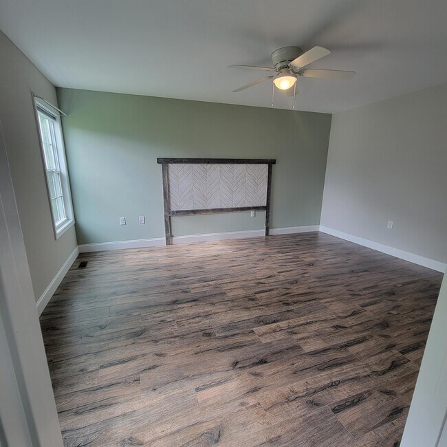 Building Photo - 27 Patrick Dr