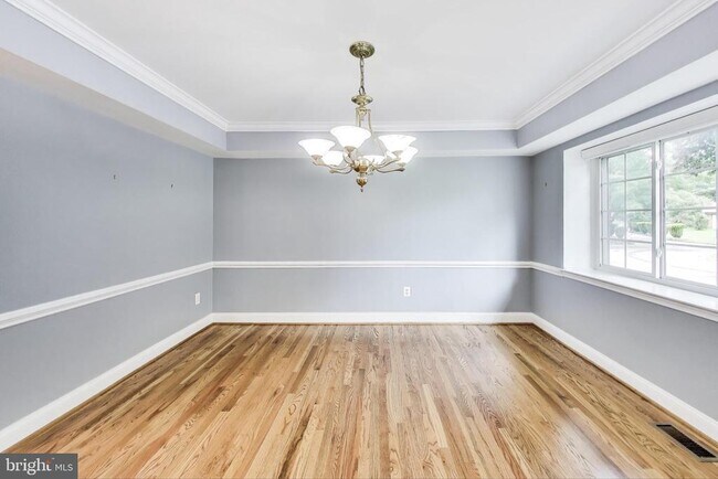 Building Photo - 13704 Beret Pl