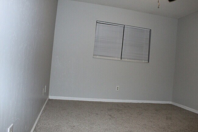 Building Photo - Totally renovated 2-bedroom, 2-full-bath townhome located in West Augusta