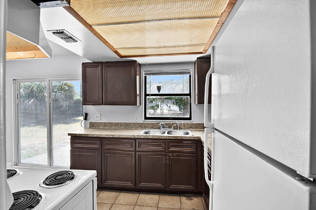 Building Photo - Move-In Ready 3-Bedroom Home with Spacious...