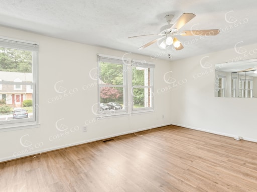 Building Photo - 3 Bedroom Townhome in Richmond – $2,195/mo