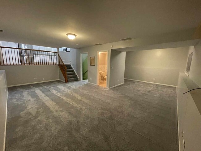 Building Photo - 76 Canterbury Trail