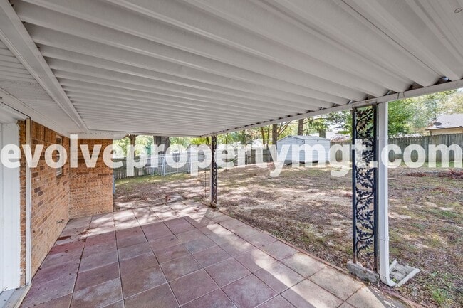 Building Photo - Charming Collierville home in PRIME location!