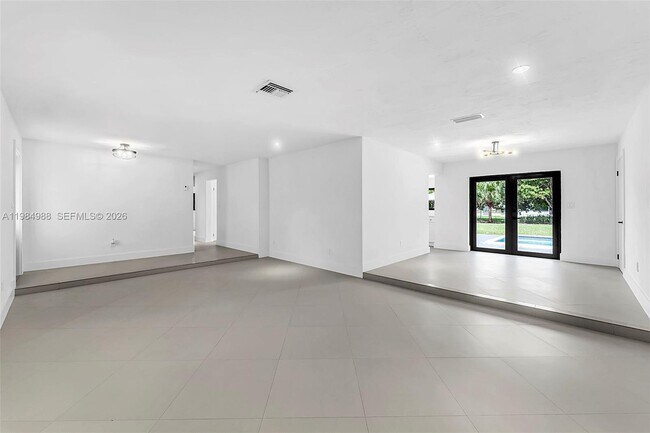 Building Photo - 11640 SW 99th Ct