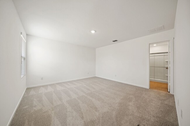 Building Photo - 3912 Pontchartrain Pkwy