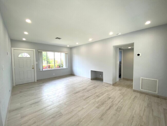 Building Photo - 228 Codrington Dr