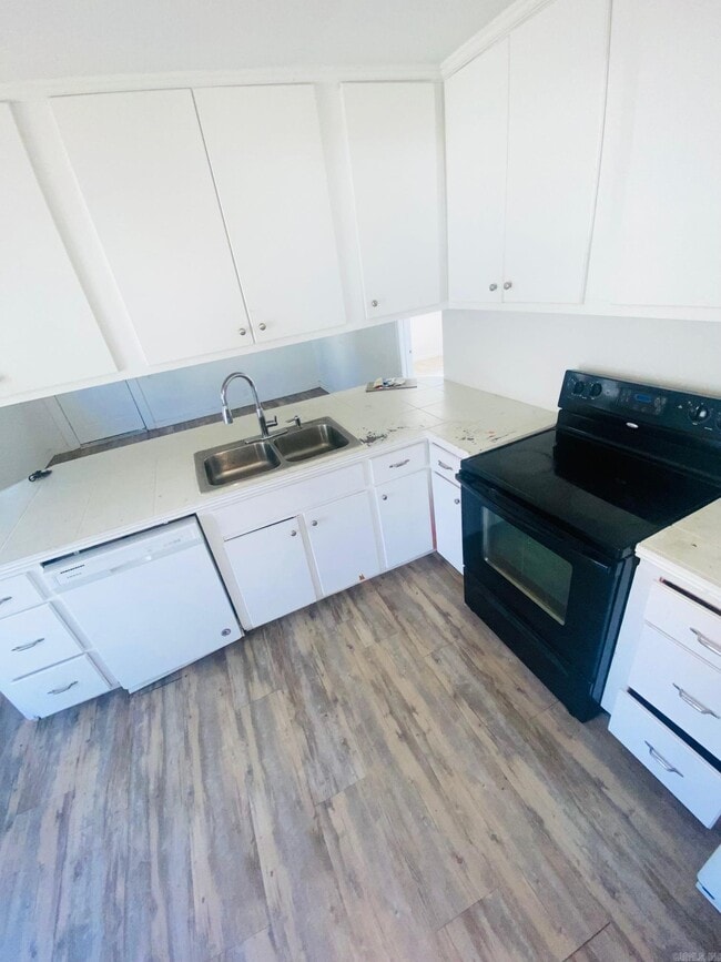 Building Photo - 309 Roosevelt Cir