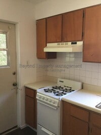 Building Photo - 2153 Drescher St