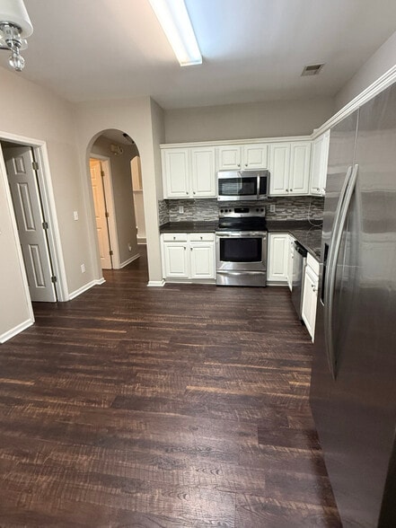 Building Photo - 1811 Deer Valley Ln