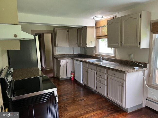 Building Photo - 5646 Merry Oaks Rd