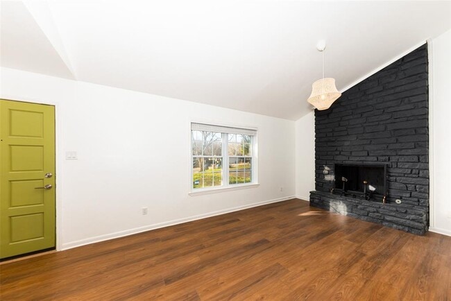 Building Photo - 5701 Gloucester Ln