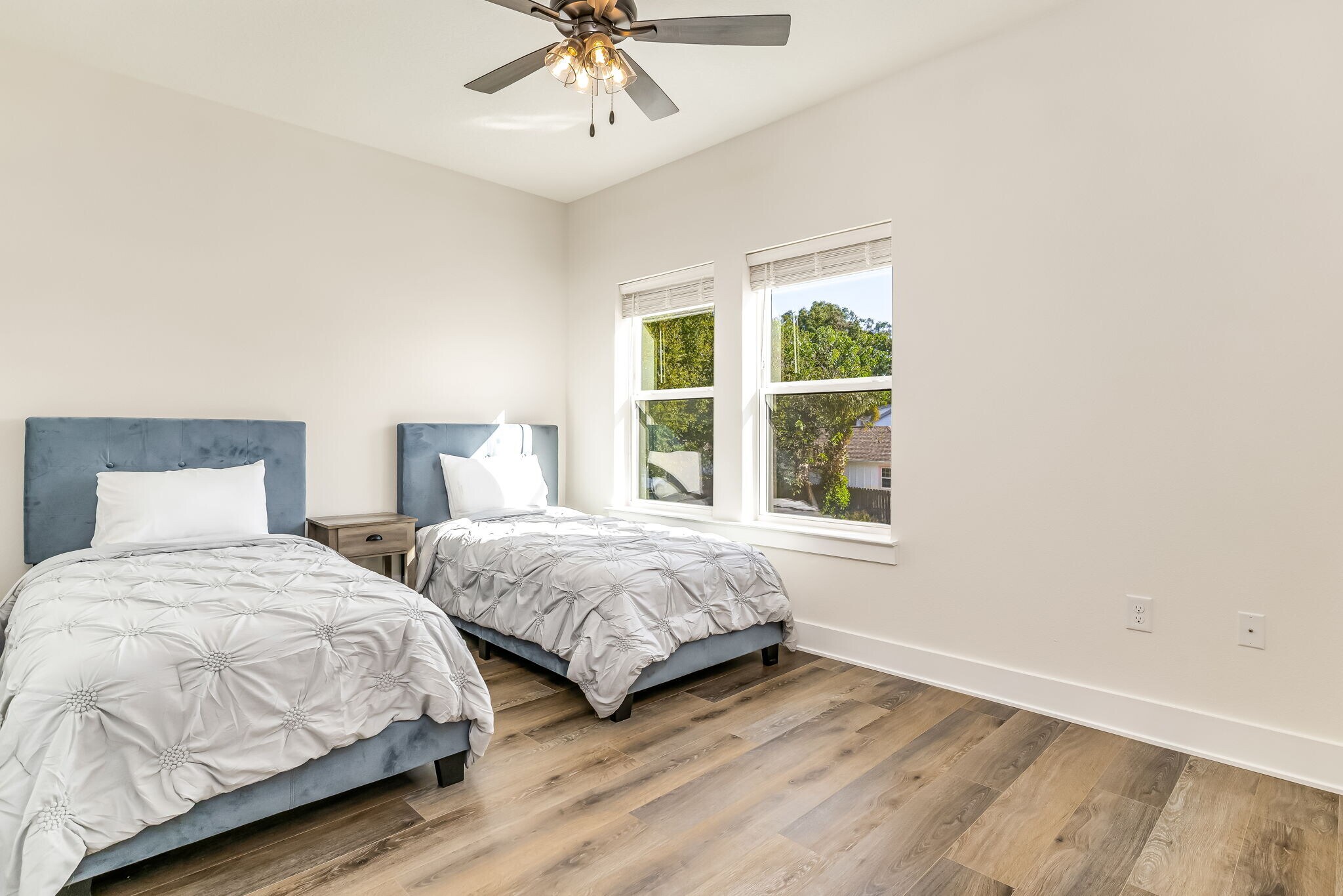 Building Photo - 536 N De Villiers St