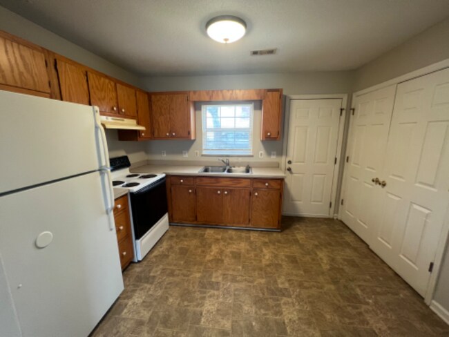 Building Photo - 317 Caswell St