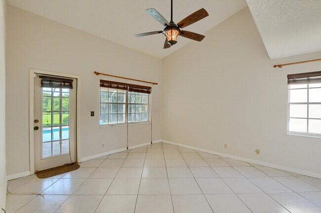 Building Photo - 22556 Middletown Dr