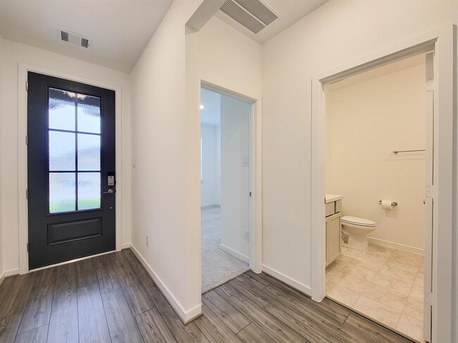 Building Photo - 9742 Rialto Hts Dr
