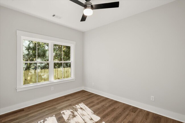 Building Photo - 5404 Mildred St