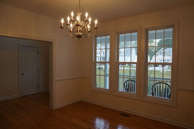 Building Photo - 3 Bedroom 2.5 Bathroom with a Bonus Room located in Creeks Edge Subdivision in Sneads Ferry!